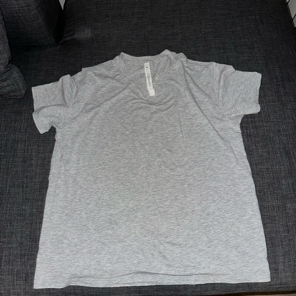 Lululemon tee - Picture 1 of 2